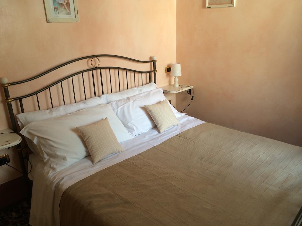 Relais Borgo Sul Mare Ospitalita Diffusa Silvi Paese Kamer foto