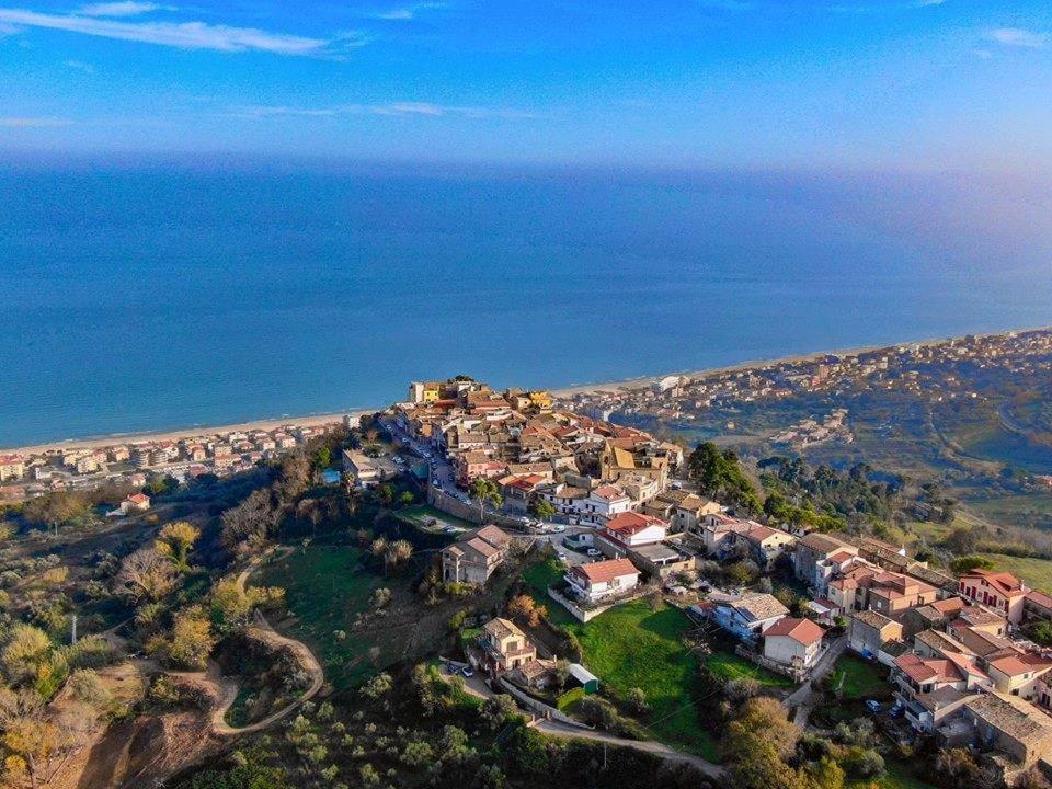 Relais Borgo Sul Mare Ospitalita Diffusa Silvi Paese Buitenkant foto